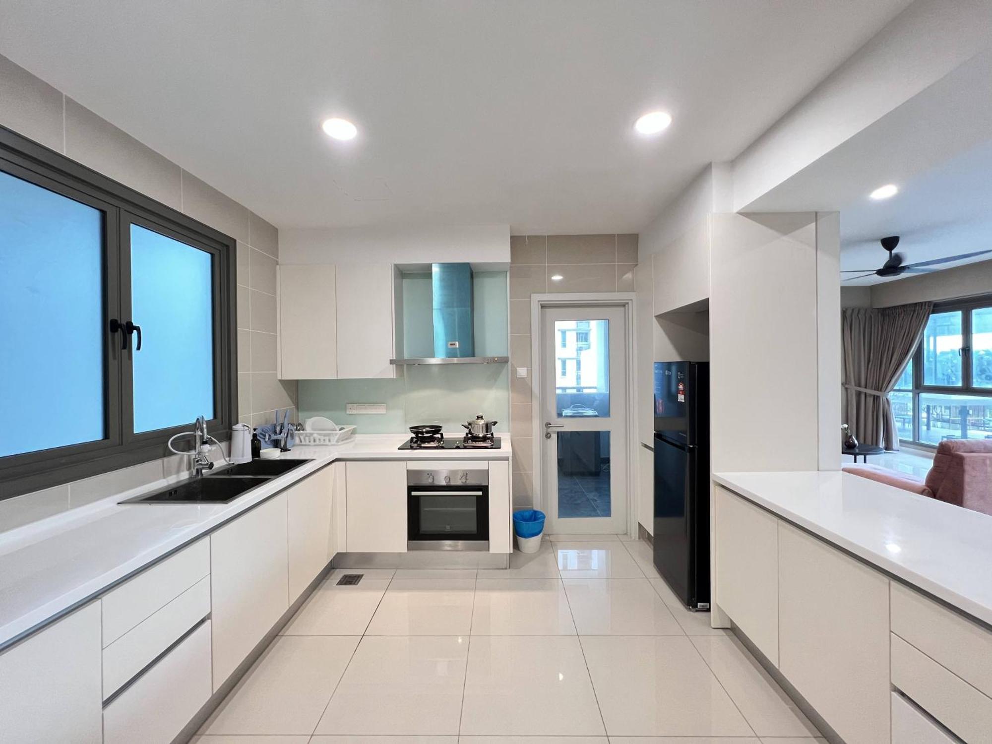 Iskandar Residence By Rr Jbcity Нусаджая Екстериор снимка